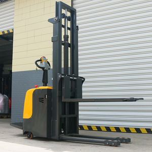 Volledig Elektrische Kleine Palletwagen Met Handmatige Hefcapaciteit Van 2 Ton En Zelfladende Loopkraan Van 5 Meter - Product Image 4