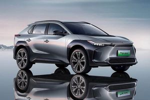 Vehículos Eléctricos Usados 2021, Faw Toyota Bz4x, Autos Chinos en Venta, Auto Eléctrico Familiar para Adultos - Product Image 3