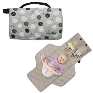 Échantillon gratuit : Tapis à langer portable et imperméable pour bébé, station de change avec coussin de tête Toolik - Product Image 4