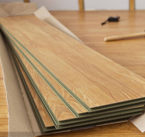 Suelo Laminado de Clic Resistente al Desgaste AC4 de 12 mm de la Mejor Calidad, Resistente al Agua, para Sala de Estar - Product Image 5