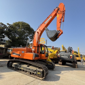 Excavatrice Doosan DX225LC-9C d'occasion, état quasi neuf (95%), capacité de la benne de 0,8 m³, poids opérationnel de 22,5 tonnes, moteur de 126 kW, boîte de vitesses et pompe. - Product Image 1