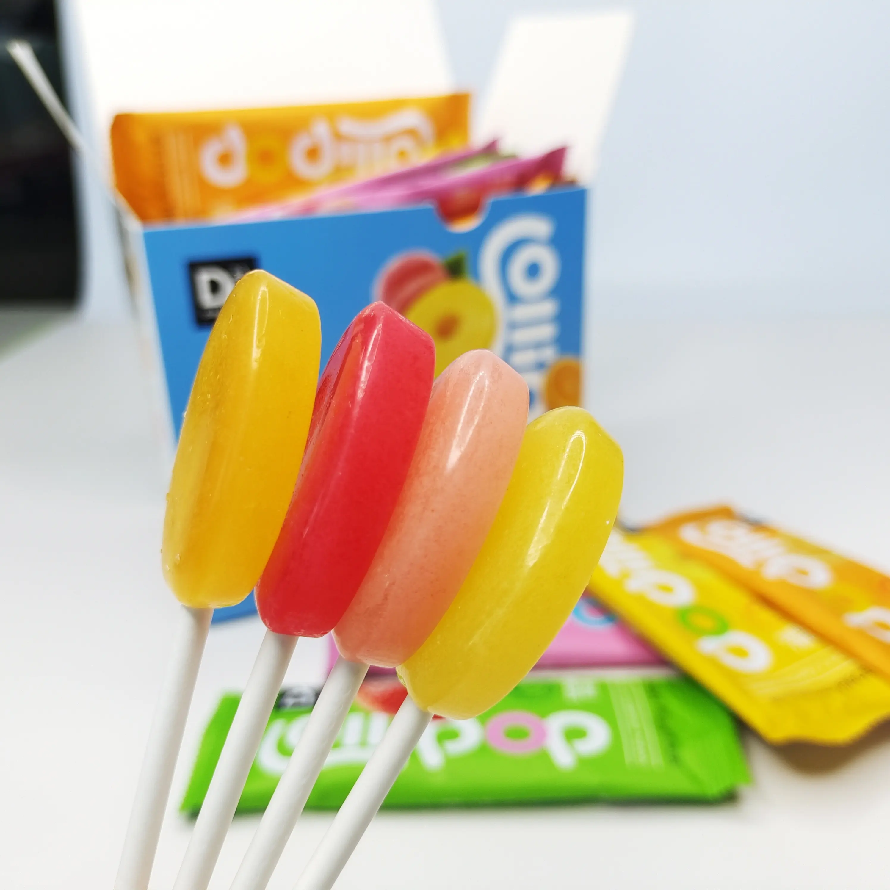 Permen lolipop anak-anak membuat buah lollipop