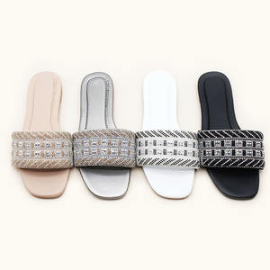 Gran oferta, zapatos decorativos hechos a mano con diamantes de lujo, <span class=keywords><strong>venta</strong></span> al por mayor, zapatillas de verano con punta abierta para mujer, zapatos planos cómodos informales para <span class=keywords><strong>la</strong></span> <span class=keywords><strong>playa</strong></span> - Product Image 1