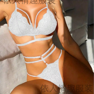 Conjunto de lencería sexy de encaje para mujer, sujetador de copa completa y bragas de talle medio, estilo hipster, de fibra de poliéster negra, para uso íntimo. - Product Image 3
