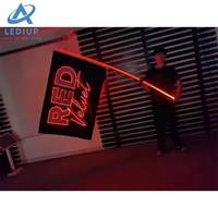 Drapeaux LED publicitaires interactifs à main haute performance, émettant de la lumière, pour la promotion