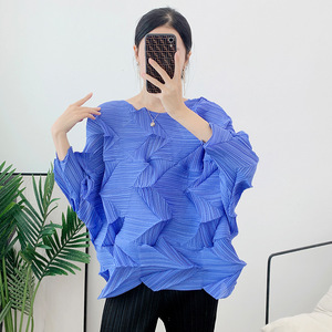 Camiseta de Diseño Irregular con Pliegues, Ecológica, Transpirable y de Secado Rápido para Mujer, Corte Regular, Estilo Casual, Tallas Grandes - Product Image 5
