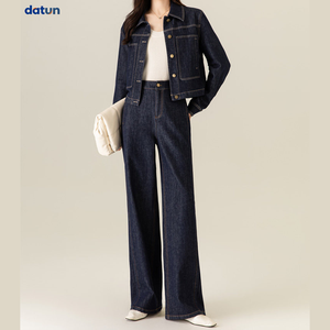 Ensemble deux pièces en jean pour <span class=keywords><strong>femme</strong></span> : veste courte et pantalon large, indigo foncé – Tenue décontractée coordonnée – Vêtements en gros - Product Image 1
