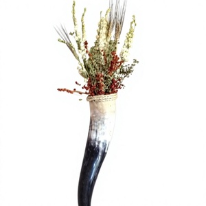Vase à fleurs artisanal en corne de buffle, objet décoratif naturel pour mariage, fête ou cadeau - Product Image 1