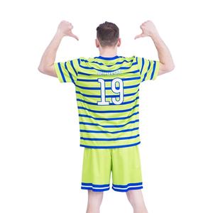 Uniforme de Fútbol Sublimado Buker 100% Poliéster, Conjunto Transpirable con Logotipo Personalizado, Camiseta y Pantalones Cortos para Hombre - Product Image 2