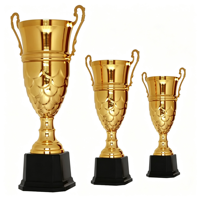 Trophée en métal personnalisé en gros, coupe de champion finition or, deux poignées, base à motif échelle, trophée souvenir pour vainqueur d'événement