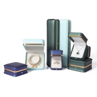 Boîte de rangement pour bijoux en cuir PU personnalisée de luxe avec logo, pour bagues, boucles d'oreilles, pendentifs, bracelets, colliers, avec bordure dorée