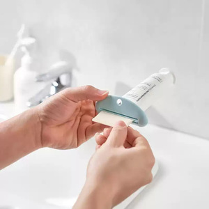 <b>Toothpaste</b> <b>Squeezer</b> Manual Roller For <b>Toothpaste</b> Facial Cleanser Hand Cream Dispenser Household Use Green White Color - Product Image 3
