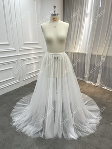 Prix usine de haute qualité doux <span class=keywords><strong>Tulle</strong></span> amovible surjupe une ligne <span class=keywords><strong>ivoire</strong></span> accessoire de mariée pour la mariée - Product Image 3