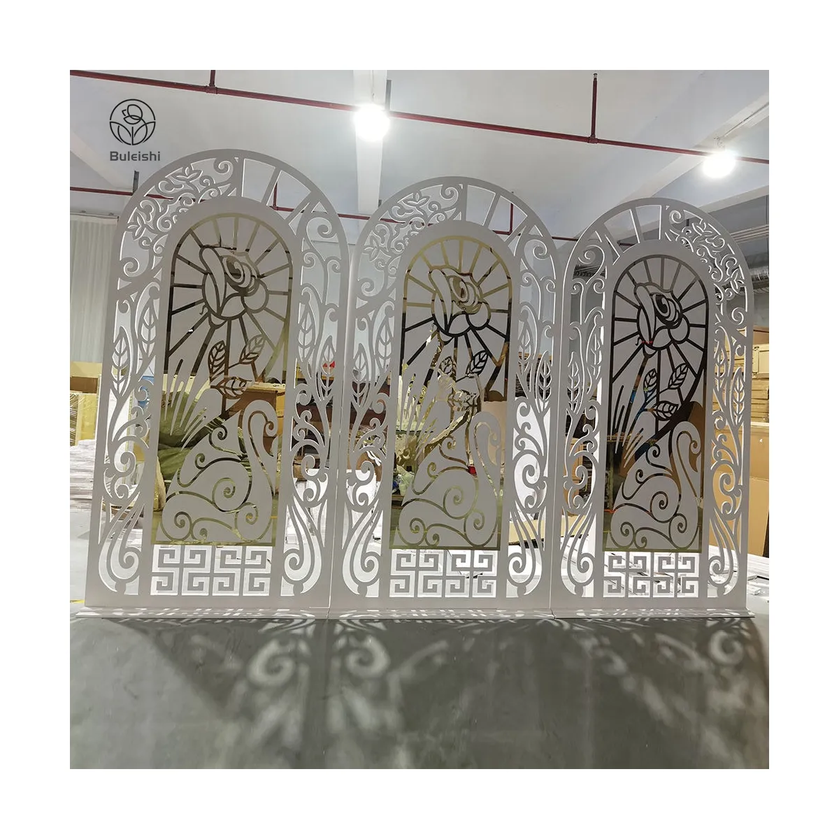 Toile de fond de mariage décoration design sculpté en creux arc argenté écran toile de fond de mariage indien décoration de mariage