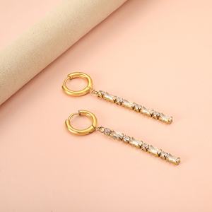 Boucles d'oreilles pendantes étanches en zircon, plaquées or 18 carats, en acier inoxydable, bijoux de mode scintillants pour femmes - Product Image 5