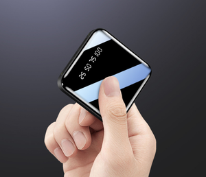 Meilleures ventes, haute qualité, nouvelle <span class=keywords><strong>batterie</strong></span> externe <span class=keywords><strong>2022</strong></span>, 10000 mAh, logo pour ordinateur portable, ultra-mince, mini format, entrée USB, affichage LED, chargeur sans fil - Product Image 4