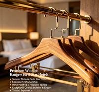 Cintres de luxe en bois massif avec crochet métallique, larges, pour manteaux, avec logo personnalisé, pour hôtel, en hêtre, avec pince lotus