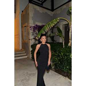 Robe de soirée noire en crochet avec détails en pierres scintillantes, taille empire luxueuse, taille XS, longueur ras du sol, pour les soirées formelles - Product Image 6