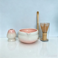 Ensemble d'outils à matcha en céramique de style chinois moderne avec bol à bec verseur, fouet à thé, support pour Chasen 100 brins, emballage en boîte couleur