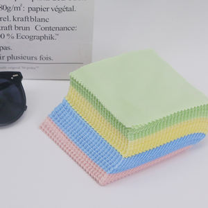 <span class=keywords><strong>Chiffon</strong></span> de nettoyage pour <span class=keywords><strong>lunettes</strong></span> de soleil en daim souple 8*8cm <span class=keywords><strong>Chiffon</strong></span> de nettoyage pour <span class=keywords><strong>lunettes</strong></span> anti-buée pour le nettoyage du verre <span class=keywords><strong>Nom</strong></span> du produit - Product Image 5