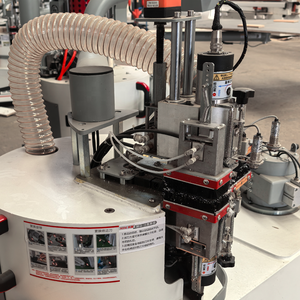 Machine à bordurer les chants courbes à double bras articulé et machine à bordurer pour armoires - Product Image 2