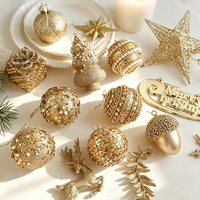 Ornamen Gantung Pohon Natal Warna Emas Champagne, Bola Glitter, Kotak Hadiah, Liontin Berbentuk Acorn dan Pohon Pinus untuk Pesta Liburan Musim Dingin