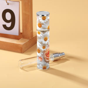 ขวดน้ำหอมทรงกระบอกหนังแกะ 10 มล. แบบพกพา สินค้าขายดีข้ามพรมแดน พร้อมหัวฉีดพ่นแบบปั๊ม พิมพ์ลายสกรีน ของขวัญระดับไฮเอนด์ - Product Image 6