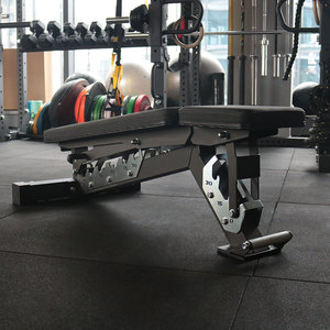 <span class=keywords><strong>Banc</strong></span> <span class=keywords><strong>de</strong></span> <span class=keywords><strong>musculation</strong></span> commercial pliable FID <span class=keywords><strong>avec</strong></span> inclinaison, position plate et declinable, réglable pour haltères et presse - Product Image 2