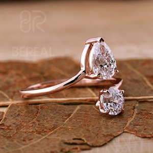 Anillo de Compromiso de Diamante Cultivado en Laboratorio con Certificado IGI Personalizado, Anillo Toi Et Moi de Plata 925 con Diamante de Laboratorio de Corte Pera para Mujer, Joyería Fina de Lujo - Product Image 2