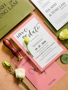 Elegantes Tarjetas de Invitación de Boda Personalizadas, Guarda la Fecha, Rosa Verde, Barniz Mate, Estilo Vietnamita, Rectangulares, Impresión Digital - Product Image 1