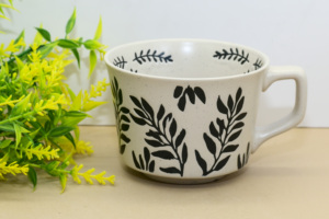 <span class=keywords><strong>Mug</strong></span> en céramique à imprimé feuilles botaniques, finition rustique mouchetée pour café et thé - Product Image 5