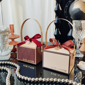 French creative new design candy box for wedding with handles candy packaging gift box