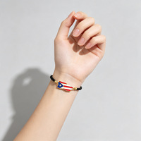 Bracelet en acier inoxydable plaqué or 18 carats avec émail, carte de Porto Rico, breloque drapeau Boricua portoricain, cordon rouge en macramé