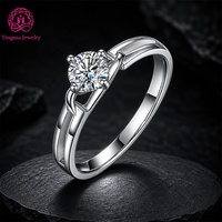 Bague de mariage en argent S925 avec moissanite blanche 0,5 carat couleur D VVS1 taille brillant ronde, sertie à 4 griffes sur un anneau fendu