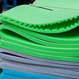 Surmatelas en <span class=keywords><strong>mousse</strong></span> de <span class=keywords><strong>polyuréthane</strong></span> à <span class=keywords><strong>haute</strong></span> <span class=keywords><strong>résilience</strong></span> personnalisé pour une utilisation polyvalente dans les meubles, les matelas, les canapés - Product Image 1