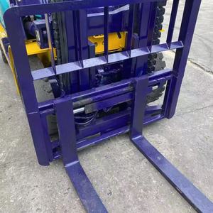 Montacargas Komatsu Usado de Alta Calidad, 2.5 Toneladas, Diésel, para Exteriores, 4x4, con Mástil de 3 Etapas, para Terreno Accidentado, 1 Año de Garantía - Product Image 6