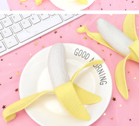 Gadget anti-stress en silicone en forme de banane simulée pour filles - Jouet créatif de décompression à rebond lent pour farces