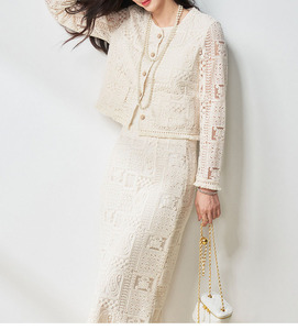 Set da Donna Personalizzato in Due Pezzi con Gonna in <span class=keywords><strong>Pizzo</strong></span>, Giacca Corta in <span class=keywords><strong>Pizzo</strong></span> Traforato, <span class=keywords><strong>Elegante</strong></span> Completo Formale Ricamato Vintage per Feste - Product Image 1