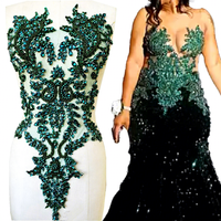 Applique Bodice Verte Colorée Perle de Couture Ornée de Cristaux en Strass sur Tissu de Maille pour Robe de Mariée