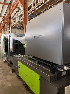 Machine de moulage par injection horizontale hydraulique YIZUMI FF240 de 240 tonnes d'occasion, à grande vitesse, avec servomoteur, PLC, pompe, boîte de vitesses, à économie d'énergie - Product Image 5