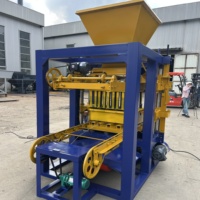 Machine de production de briques hydraulique QT4-24 avec solutions de moules personnalisées