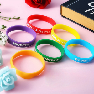 メンズスポーツ調整可能なシリコンブレスレット振動スマートプリントパットエンボス加工ビーズネガティブラバーアーマーリストバンド恋人のため - Product Image 5