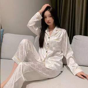 Set da <span class=keywords><strong>notte</strong></span> in raso Casual da donna di ispirazione firmata pigiami e abiti per <span class=keywords><strong>la</strong></span> casa da donna in poliestere 2 pezzi - Product Image 5