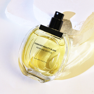 Flacon de parfum rond plat transparent rechargeable, écologique, populaire, 30ml 50ml 100ml, avec bouchon noir et emballage en boîte - Product Image 4