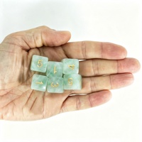 Ensemble de dés D6 en résine acrylique semi-transparente vert jade avec logo personnalisé, dés à 6 faces avec points en forme de cœur doré