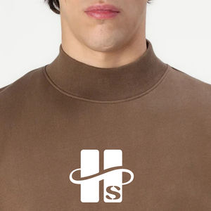 ผู้ผลิต OEM ขายส่งเสื้อสเวตเชิ้ตคอเต่าผ้าฟลีซหนานุ่มคุณภาพสูงแฟชั่นสำหรับผู้ชาย รับสกรีนโลโก้ตามสั่ง - Product Image 2