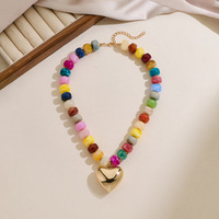 Collier en résine colorée fait main avec pendentif cœur, design simple et tendance, chaîne de bijoux pour femme