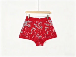 Shorts de Algodón BCI para Mujer, Diseño de Camuflaje Digital Rojo, Cintura Alta con Cordón, Estilo Casual Urbano - Product Image 3