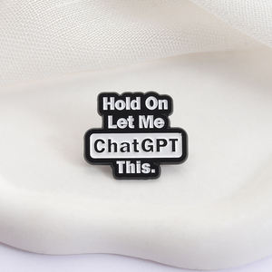 Attendez, laissez-moi regarder sur ChatGPT ! Broche en émail avec citations humoristiques, badges pour sac à dos, épingles à revers, accessoires de bijoux, cadeaux pour amis - Product Image 3