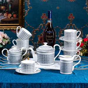 Elegante Juego de Vajilla de Cerámica con Diseño de Carro de Caballos Grises, Colección de Porcelana de Lujo - Product Image 1